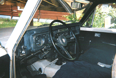 Vehicle Image: Picture of a 72 FJ55 steering wheel