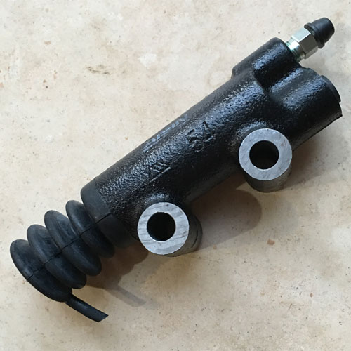AISIN Clutch Release Slave Cylinder, 31470-60071