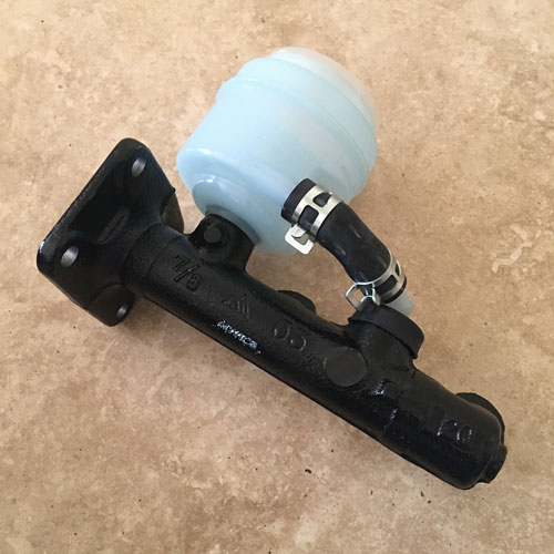 AISIN Brake Master Cylinder 47201-60290